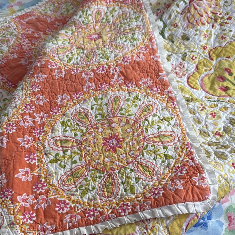 Coral Medallion Pattern Quilt with Vintage Bohemian Aesthetic